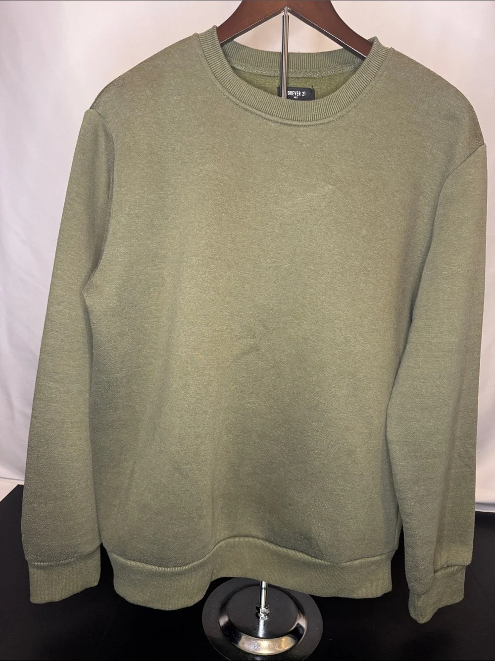 Forever 21 Men's Olive Green Crewneck Sweater men’s medium
